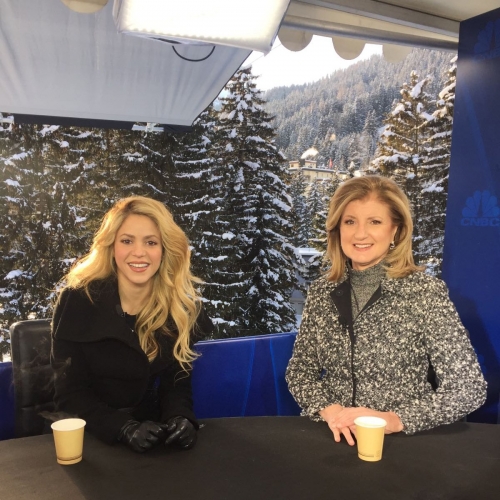 Watch Shak chatting #FacetoFace with @ariannahuff for @CNBC at #wef17 in Davos, at (link: http://www.shakira.com/news/962) shakira.com/news/962 ShakHQ 

