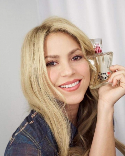 Perfume_I_Am_Rock21_by_Shakira_Imagem_Promocional_1.jpg