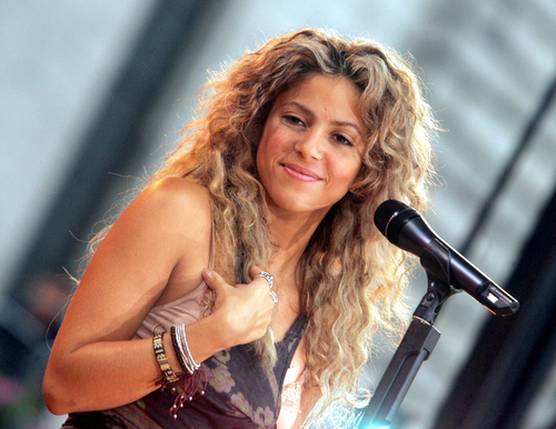 Shakira-Performs-on-GMA.jpg