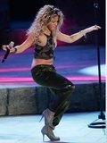 Shakira_on_stage_full19.jpg