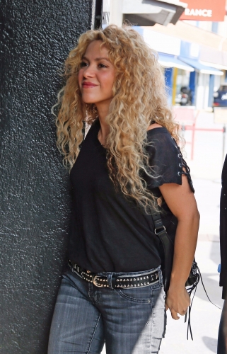 www_shakirabrasil_com~06.jpg