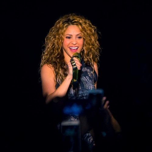 www_shakirabrasil_com~01.jpg