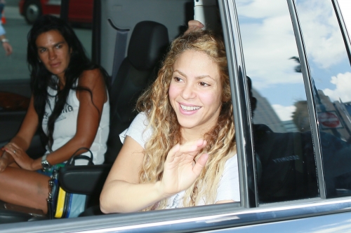 www_shakirabrasil_com~11.jpg