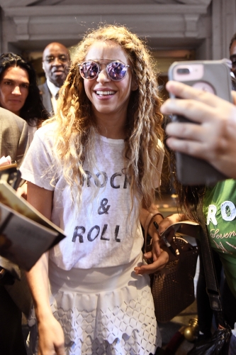www_shakirabrasil_com~32.jpg