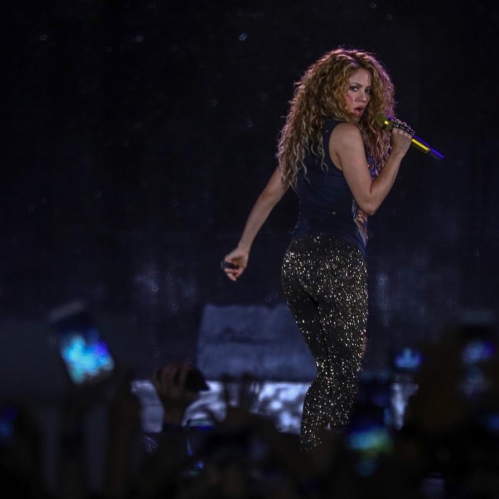 www_shakirabrasil_com~30.jpg