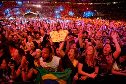 www_shakirabrasil_com~51.jpg