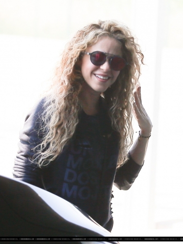 www_shakirabrasil_com00001.jpg