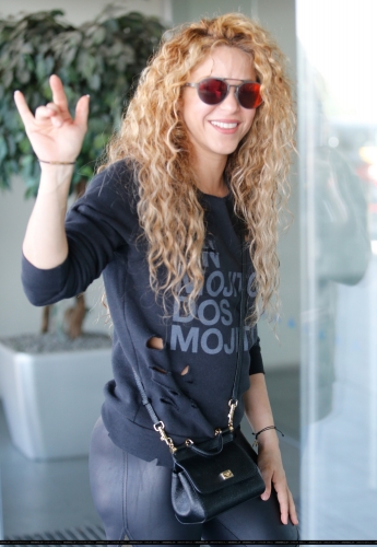 www_shakirabrasil_com00004.jpg