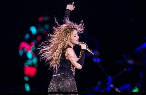 www_shakirabrasil_com00018.jpg