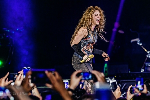 www_shakirabrasil_com~15.jpg