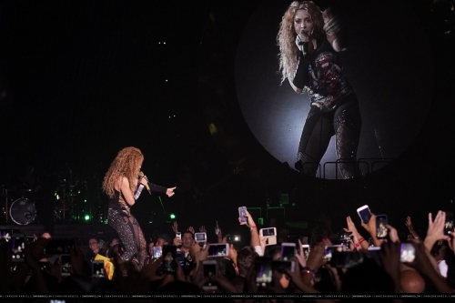 www_shakirabrasil_com00002.jpg