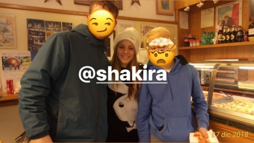 www_shakirabrasil_com~41.jpg