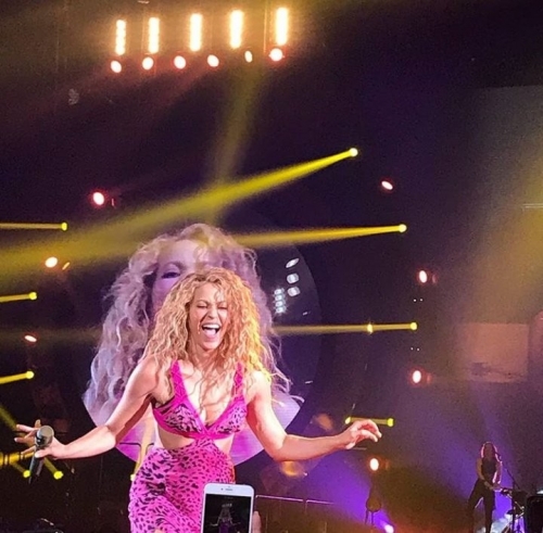 www_shakirabrasil_com000015.jpg