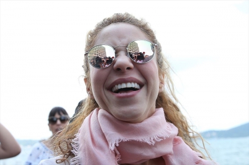 www_shakirabrasil_com000011.jpg