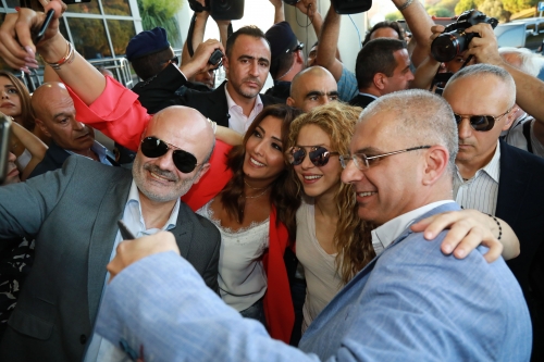 www_shakirabrasil_com~01.jpg