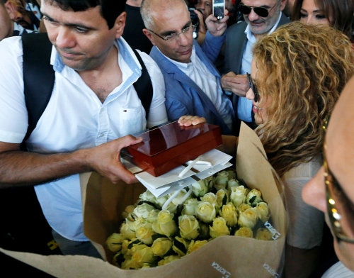 www_shakirabrasil_com~22.jpg