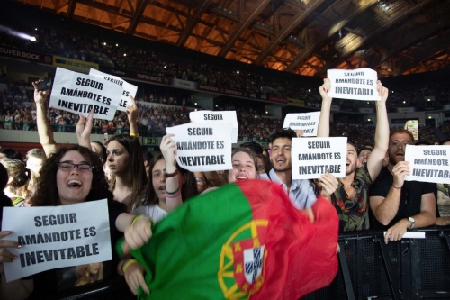 www_shakirabrasil_com~13.jpg