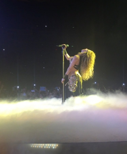 www_shakirabrasil_com~09.jpg