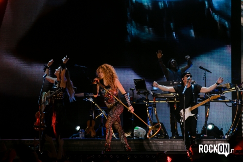 www_shakirabrasil_com~24.jpg