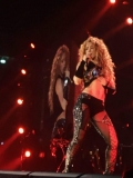 www_shakirabrasil_com~24.jpg
