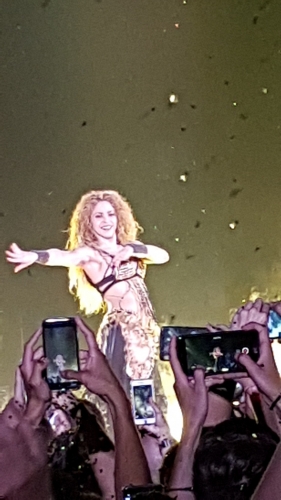 www_shakirabrasil_com00013.jpg