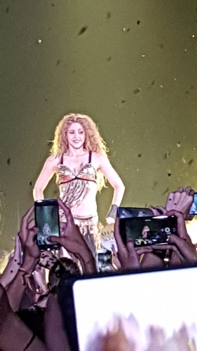 www_shakirabrasil_com00015.jpg