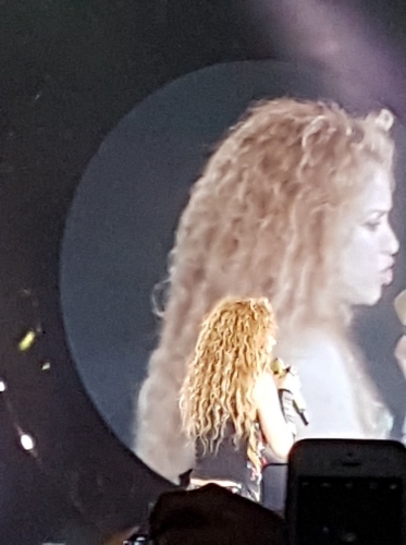 www_shakirabrasil_com00034.jpg