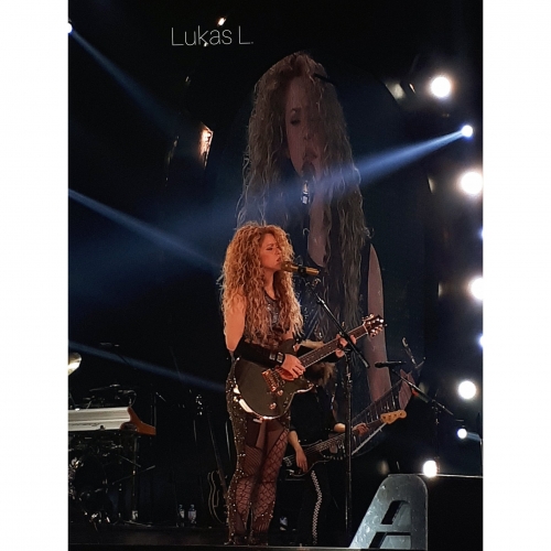 www_shakirabrasil_com~09.jpg