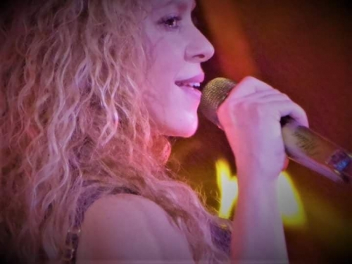 www_shakirabrasil_com000032.jpg