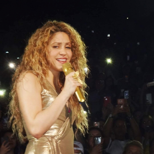 www_shakirabrasil_com~32.jpg