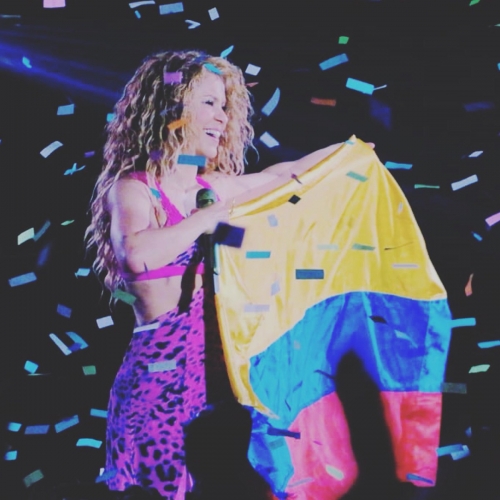 www_shakirabrasil_com~11.jpg