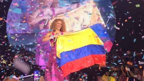 www_shakirabrasil_com~18.jpg