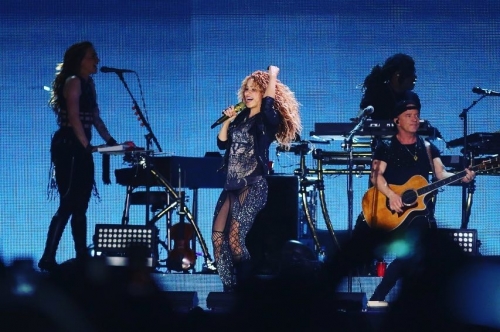 www_shakirabrasil_com~03~0.jpg