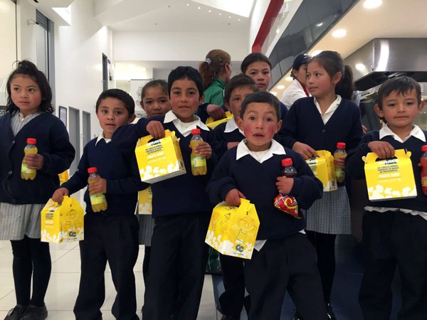 03 de MarÃ§o de 2016 - Hoje os estudantes da @fpiesdescalzos assistiram #Zootopia graÃ§as ao #CompromissoDisney! Eles estavam ZOOPER animados! 2

Today the @fpiesdescalzos students watched #Zootopia thanks to #CompromisoDisney! They were ZOOPER excited! 

Hoy los alumnos de la @fpiesdescalzos vieron #Zootopia gracias a #CompromisoDisney! CÃ³mo ven, estÃ¡n ZOOPER felices! 
