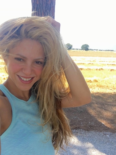 07 de Julho de 2016 - Fiquem ligados para para os bastidores desta selfie! Shak

Stay tuned for the behind the scenes of this selfie / No se pierdan el cÃ³mo se hizo de un selfie! Shak

