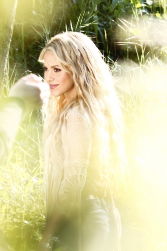 Having my Khaleesi moment in my new video for "Me EnamorÃ©" / Momento Khaleesi en  el rodaje de mi nuevo vÃ­deo "Me EnamorÃ©"!! Shak
