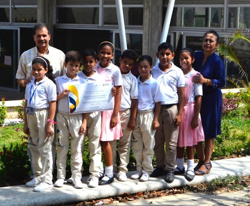 27 de Abril de 2016 - ParabÃ©ns @fpiesdescalzos por conseguir o terceiro lugar acadÃªmico entre as escolas de Bquilla! Orgulhosa de vocÃªs!

Felicitaciones @fpiesdescalzos por obtener el 3er puesto acadÃ©mico entre las escuelas de Bquilla! Orgullosa de uds! 
