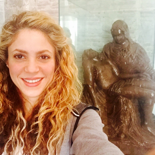 16 de Fevereiro de 2016 - La PietÃ  frita de chocolate. Shak 

La PietÃ  made of chocolate. Shak 
