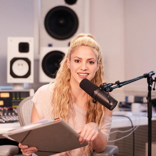 This Saturday Shakâ€™s hosting a show on @Beats1 @AppleMusic-playing songs from the Latin artists who inspire her! http://beats1.com  SHQ

Este SÃ¡bado Shak estarÃ¡ en http://beats1.com  y compartirÃ¡ las canciones de artistas latinos que la inspiran! SHQ @Beats1 @AppleMusic
