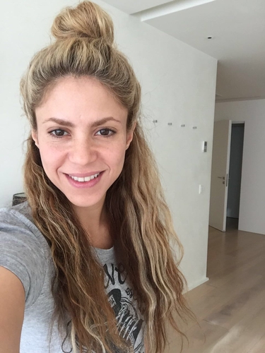 02 de Fevereiro de 2016 - Uma ducha e commemorar meu aniversÃ¡rio!

Birthday bun / Una ducha y a celebrar mi cumple! Shak 
