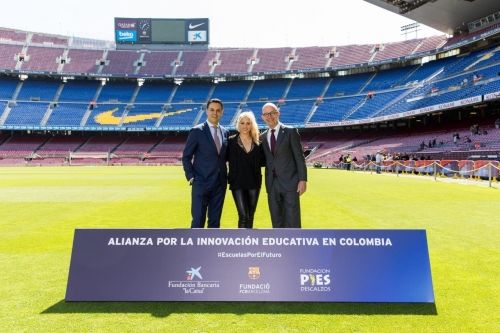 ~ At Camp Nou with Jordi Cardoner of FC Barcelona and Xavi Bertolin of Obra Social "la Caixa" announcing our new FundaciÃ³n Pies Descalzos school in El Bosque Barranquilla! 
~ Desde el Camp Nou con Jordi Cardoner de FC Barcelona y Xavi Bertolin de la Obra Social "la Caixa" anunciando nuestro nuevo colegio FundaciÃ³n Pies Descalzos en El barrio del Bosque de Barranquilla. Shak
