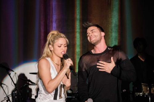 Had a great time onstage with @NickyJamPR and @PrinceRoyce last night at the El Dorado launch. What an honor! Shak

Me la pasÃ© genial en el escenario con @NickyJamPR y @PrinceRoyce anoche en el lanzamiento de El Dorado. QuÃ© honor! Shak

