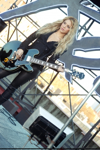 Perfume_Rock21_by_Shakira_Imagem_Promocional_04.jpg