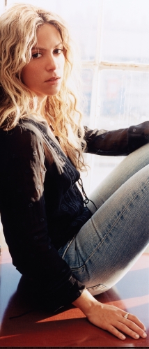 www_shakirabrasil_com00002~61.jpg