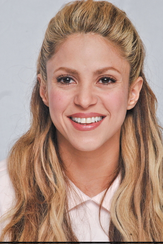 www_shakirabrasil_com00003~2.jpg