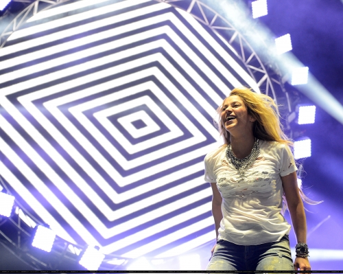 www_shakirabrasil_com00003~6.jpg