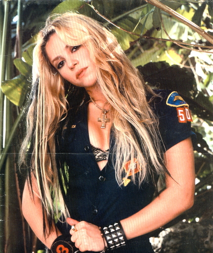 www_shakirabrasil_com00009~28.jpg