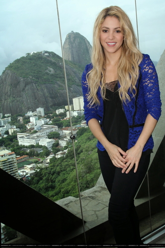 www_shakirabrasil_com00010~12.jpg