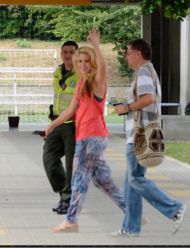 www_shakirabrasil_com00010~16.jpg