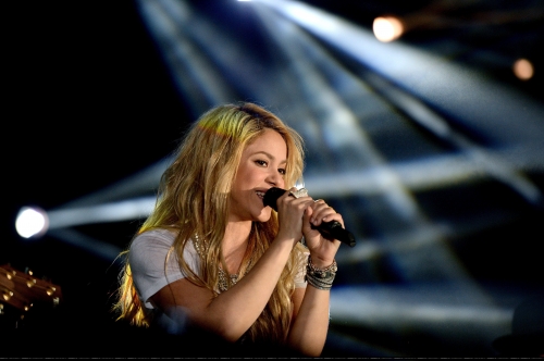 www_shakirabrasil_com00014~10.jpg